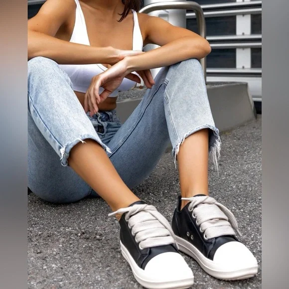 Jumbo Lace Padded Sneaker